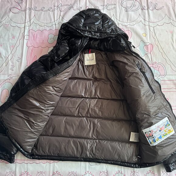 Moncler Black Puffer Jacket Excellent Condition - Picture 4 of 8